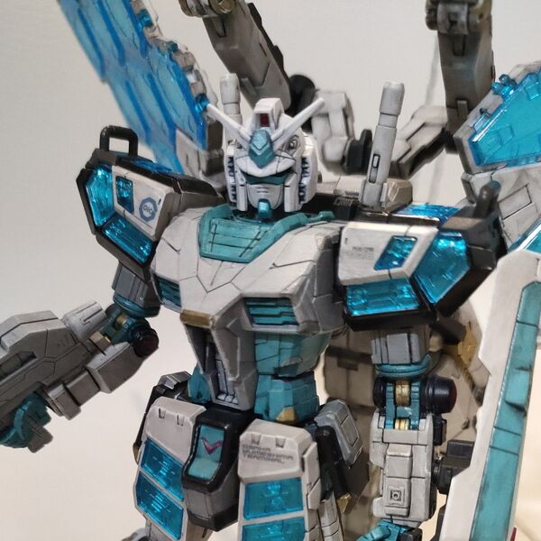 EXPO2025 1/144 RX−78F00/E ガンダム グラスフェザー装備 オリジナルカラー 完成品