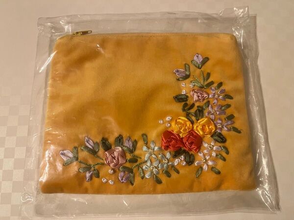 花柄 刺繍 クッションポーチ 黄色