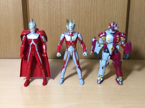 ウルトラアクションフィギュア ウルトラセブン ウルトラマンゼロ ストロングコロナゼロ ウルトラチェンジ ジャンナイン