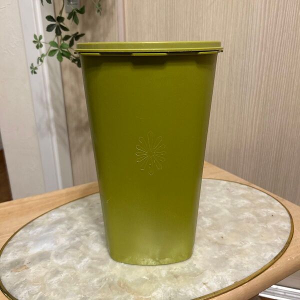 全国送料込みタッパーウェア Tupperware デコレーター 保存容器 パスタ乾麺 海苔保存容器 密封容器 グリーン