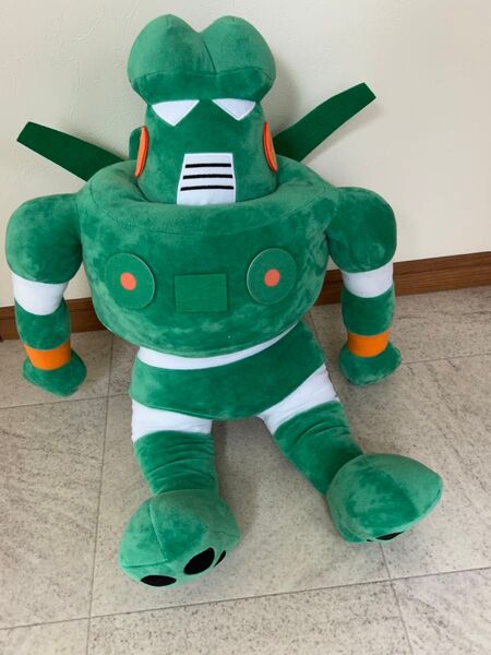 クレヨンしんちゃん ガンダムロボ 超ビッグぬいぐるみ