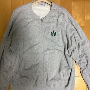 ジップパーカー