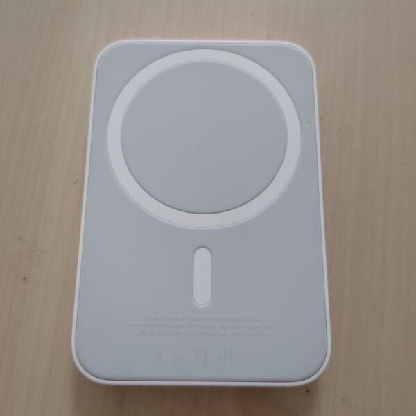 Apple MagSafe マグセーフ A2384 モバイルバッテリー ワイヤレス充電 iPhone