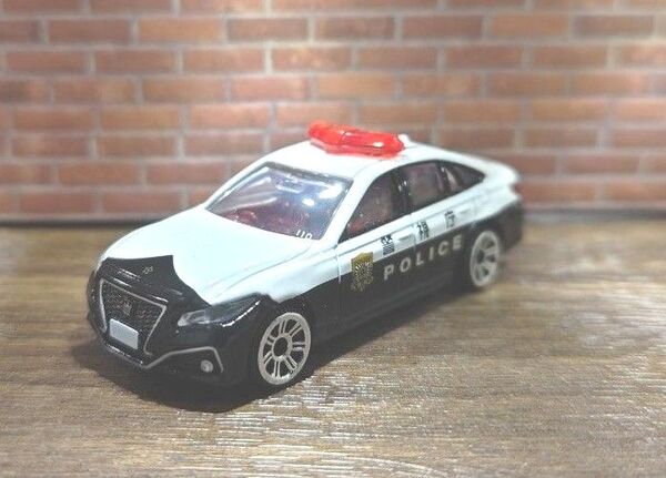 改造 トミカプレミアム トヨタ クラウン パトカー カスタムホイール 走行可能 TOYOTA CROWN POLICE
