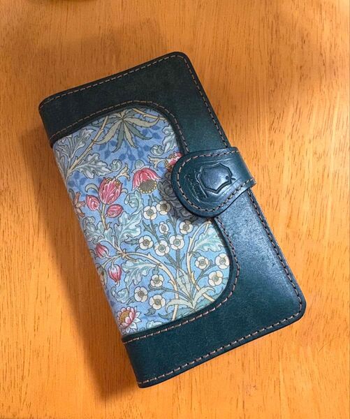 iPhone14対応 手帳型スマホケース 本革 ウィリアム・モリス