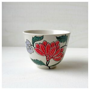 新品 ベトナムのバッチャン焼き 花柄の湯呑み