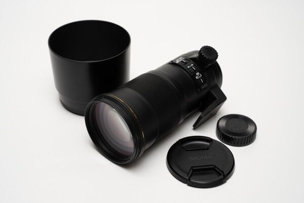 SIGMA APO MACRO 180mm F2.8 EX DG OS HSM