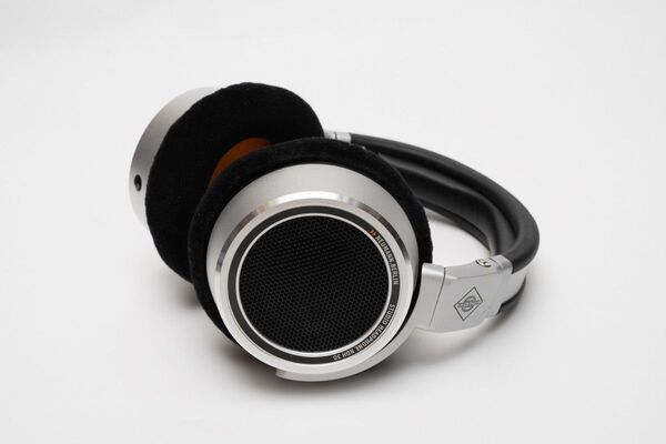 NEUMANN NDH 30 ヘッドフォン