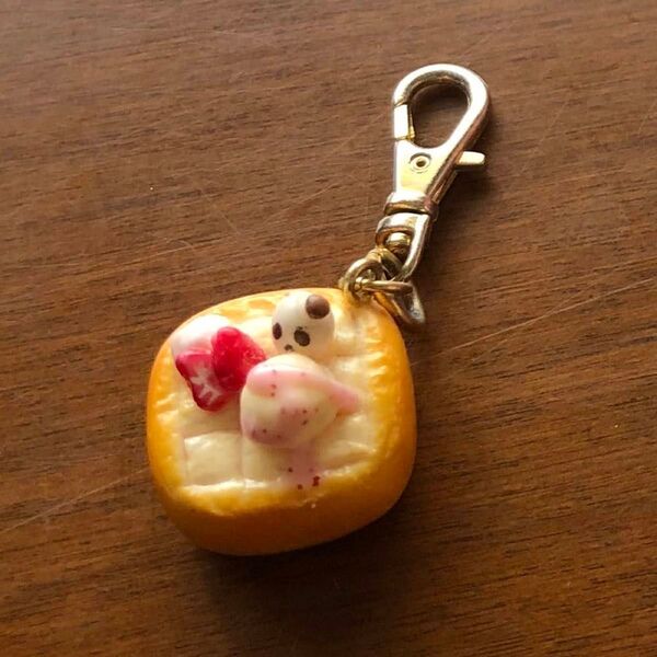 ハンドメイド ハニートースト風キーホルダー パンダ ストロベリー バニラアイス バックチャーム