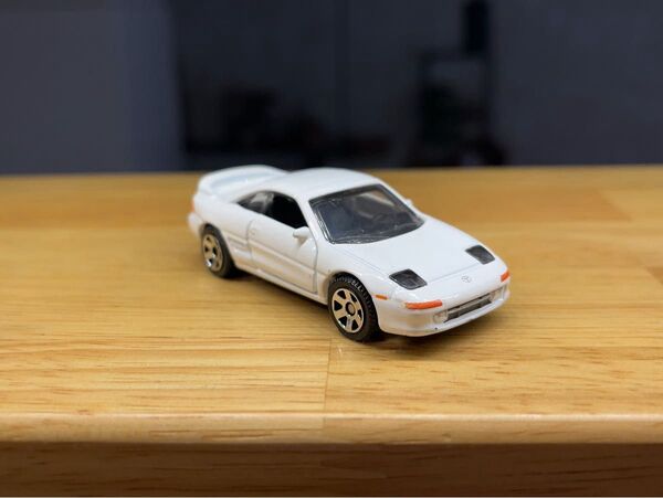 マッチボックス トヨタMR2