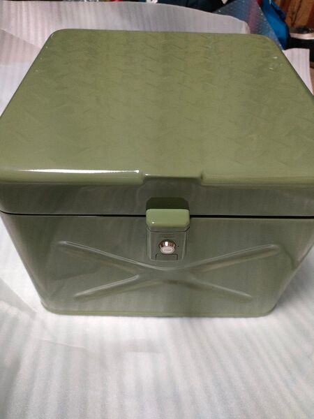 コタニモータース 武装戦線第四倉庫BOX 銃弾ボックス 値下げ不可 スーパーカブ110・クロスカブ110専用ステー付 リアボックス