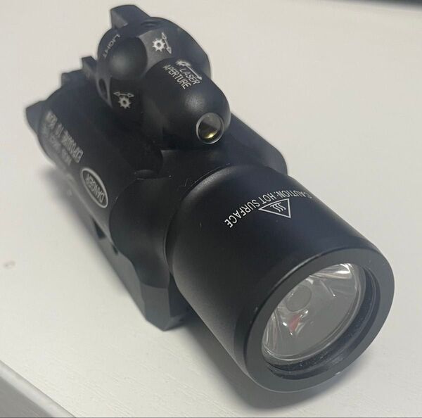 SUREFIRE シュアファイア X400 レプリカ ウェポンライト フラッシュライト レーザーサイト ブラック