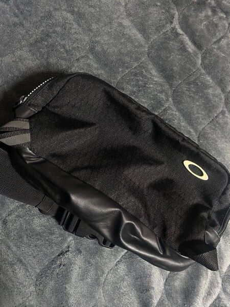 オークリー ショルダーバッグ ブラック OAKLEY ボディバッグ ナイロン