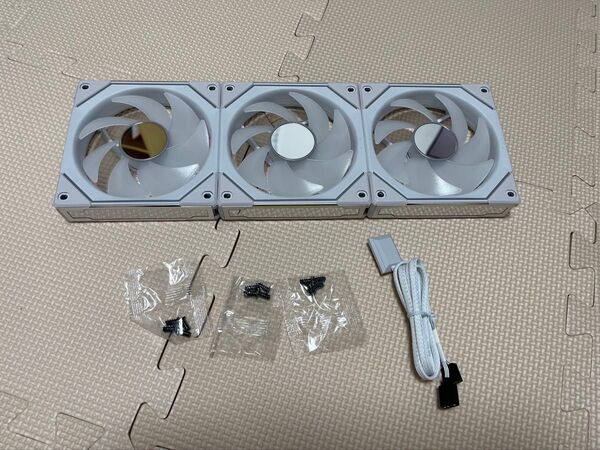 LIANLI UNI FAN SL-INF 120 RGB 3個