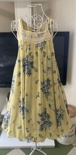 美品axes femme花柄リボンフリルワンピース