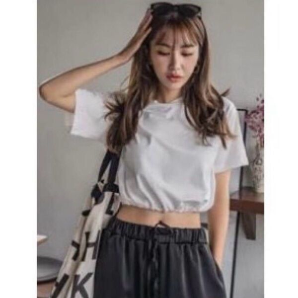 shein クロップドTシャツ