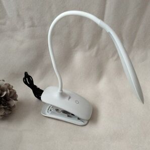 クリップライト コードレス LED デスクスタンド USB充電 電気スタンド ・仕事・寝室・ドレッサー 昼白色 ホワイト