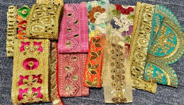 インド刺繍リボン はぎれ ブレード 2.8m サリーリボン ピンク ゴールド スパンコール付き 豪華 エスニック