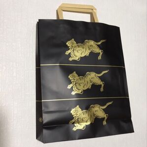 とらや 紙袋 1枚(新品・未使用・底板付)