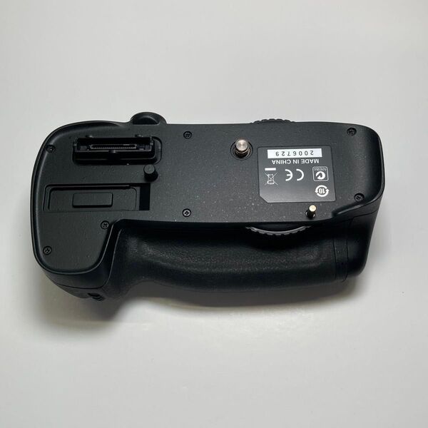 ニコン バッテリーグリップ MB-D14 Nikon D610,D600用 縦グリップ 動作未確認