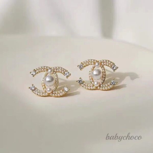 ピアス パール入りピアス