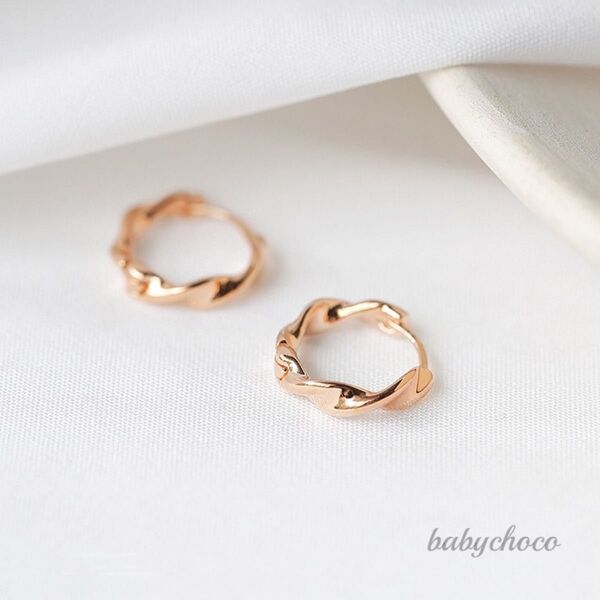 ピアス スパイラルひねりフープピアス ピンクゴールド