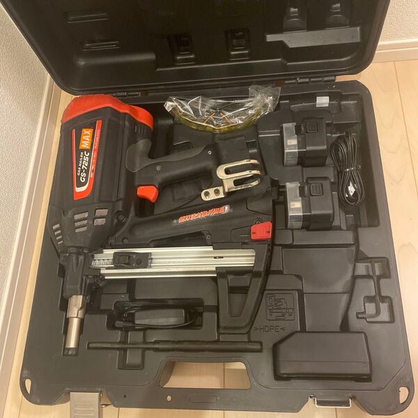 美品MAX ガス釘打ち機 GS-725C バッテリー2個付 ガスネイラガス銃鉄砲