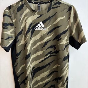 adidas 迷彩柄 半袖Tシャツ