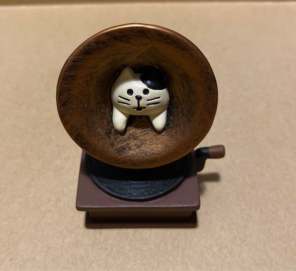 DECOLE デコレ コンコンブル 蓄音機 猫