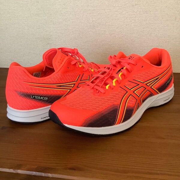 美中古 asics LYTERACER5 101B902 28.5cm