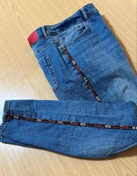 ZARA ザラ サイドライン刺繍&デコ ストレッチ ウォッシュ加工スキニーデニムパンツ