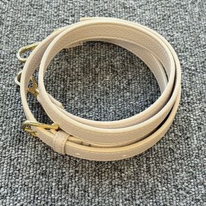 トートバッグの付属品 バッグストラップ ホワイト ゴールド金具 未使用に近い 長さ大体90㎝くらい
