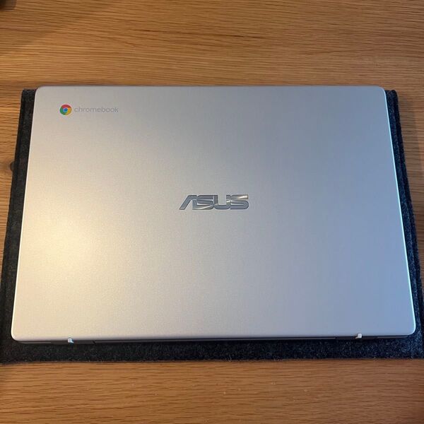 ASUS C424MA 14インチ Chromebook