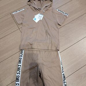 ベージュ半袖パーカーセットアップ