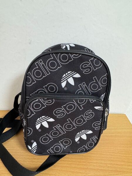 adidas originals ミニリュック ブラック