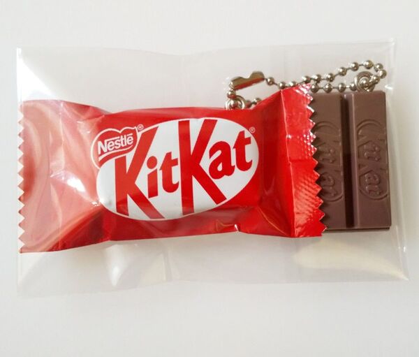 ミニチュアチャーム キットカット ガチャ お菓子 キーホルダー