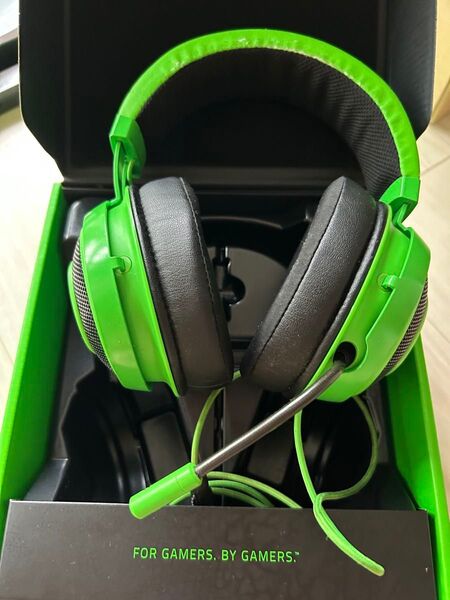 動作確認済 Razer KrakenゲーミングヘッドセットRZ04-02830200-R3M1(Razer Green)