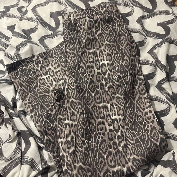 SHEIN レオパードパンツ