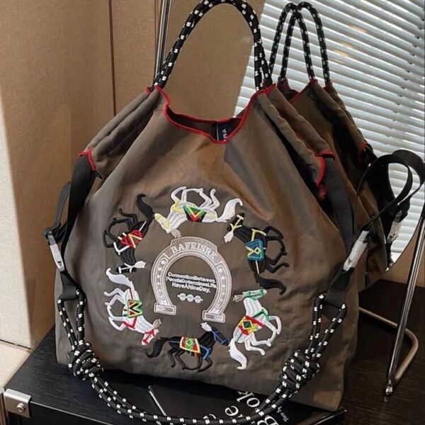 ショルダーストラップつき エコバッグ 大容量 トートバッグ ボールアンドチェーン 軽量 刺繍 馬車