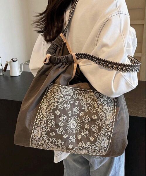 トートバッグ 斜めがけ 大容量 トート シンプル エコバッグ 刺繍バッグ ナイロン ボールアンドチェーン 新品