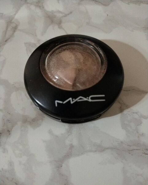 MACミネラライズアイシャドウ