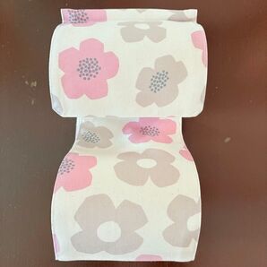北欧風花柄×ピンクベージュコンビ トイレットペーパーホルダーカバー