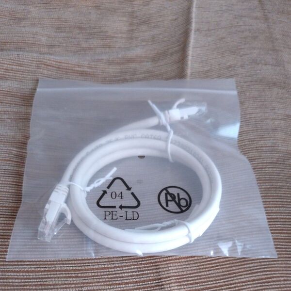 【送料無料】10ギガ対応LANケーブル Cat6A ホワイト1mケーブル硬め 新品未開封