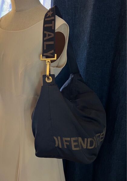 正規品 FENDI フェンディ ワンショルダーバッグ トートバッグ ナイロン ポーチ付 ブラック 黒