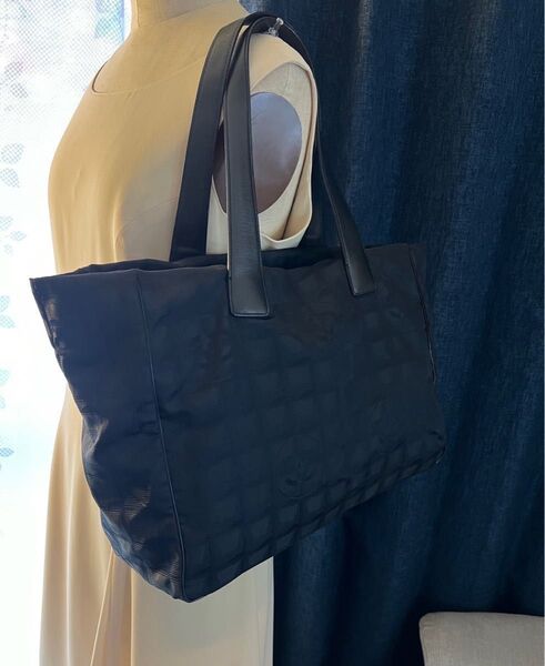 正規品 シャネル ニュートラベルライン トートバッグ ブラック 黒