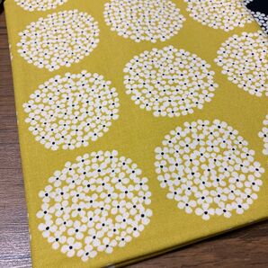 No.473 コットンこばやし コットンキャンバスう早この布 北欧風サークルフラワー あじさい/花柄/flower/綿/生地