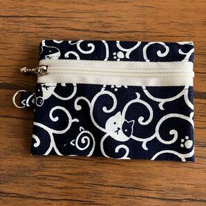 パスケース ファスナー開閉 ミニ財布 Dカン付 リールキー可 ハンドメイド 通勤 通学 タッチ改札 紺色 ねこ 和柄