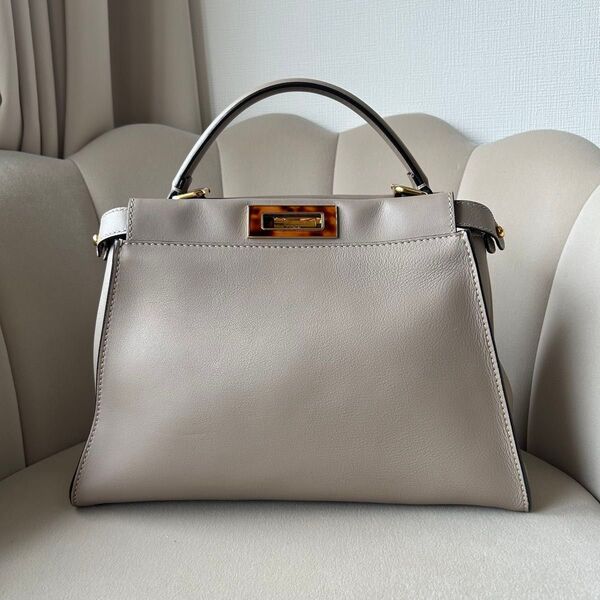 FENDI フェンディ ピーカブー ミディアム グレージュ べっこう