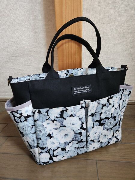 黒デニム◆薔薇柄◆ポケット沢山付きトートバッグ◆2way◆ハンドメイド◆