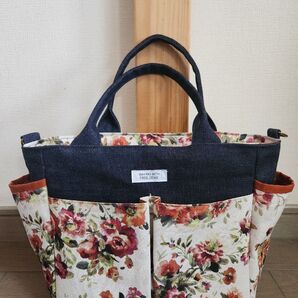 岡山デニム◆赤オレンジ系薔薇柄◆ポケット沢山付きトートバッグ◆2way◆ハンドメイド◆